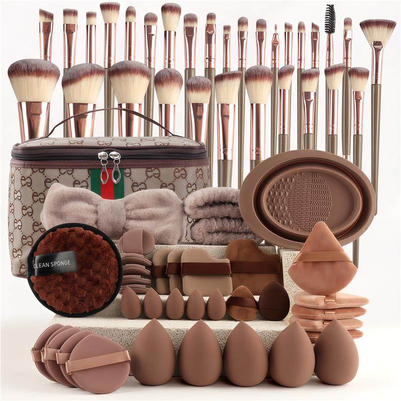 67-Piece Makeup Brush Set with Powder Puffs & Cosmetic Bag | Complete Kit
